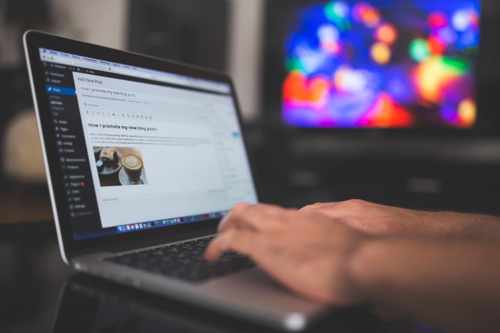 blogging-blur-business-261662 blogging-blur-business-261662