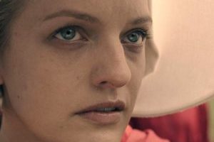 The Handmaid's Tale dénonce les violences sexistes et sexuelles // Source : Hulu The Handmaid's Tale dénonce les violences sexistes et sexuelles // Source : Hulu
