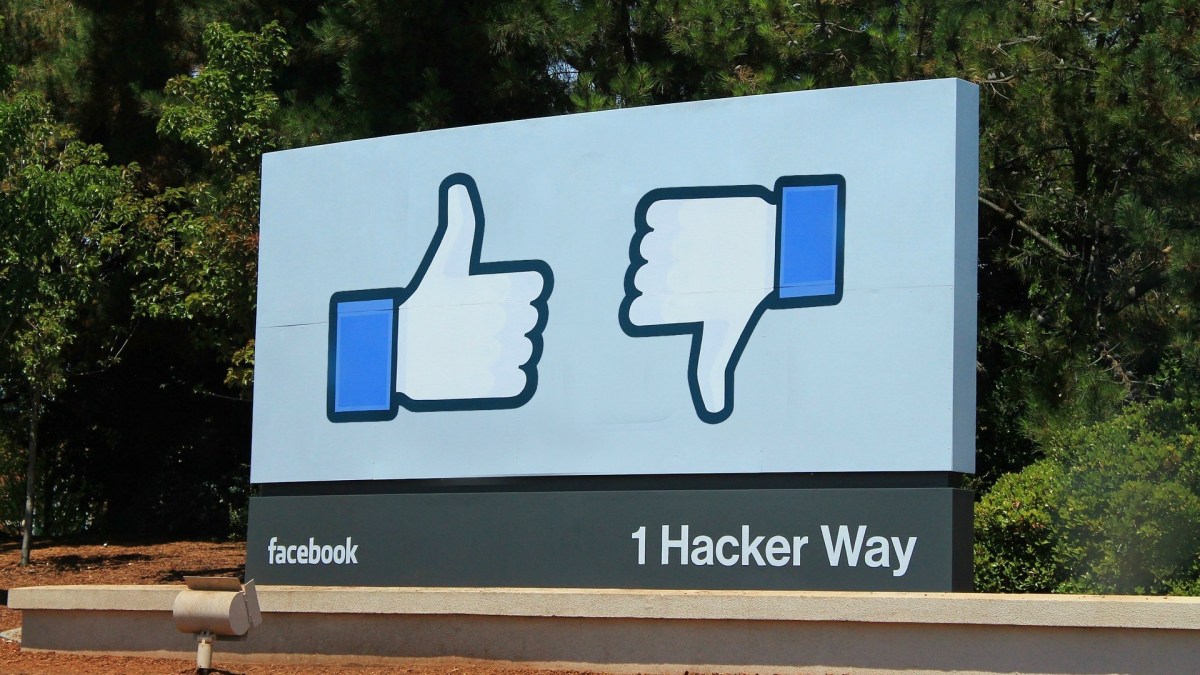 Modification d'une photo libre de droits au siège de Facebook Modification d'une photo libre de droits au siège de Facebook