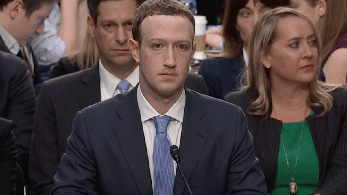 Mark Zuckerberg devant le Congrès américain // Source : YouTube Mark Zuckerberg devant le Congrès américain // Source : YouTube