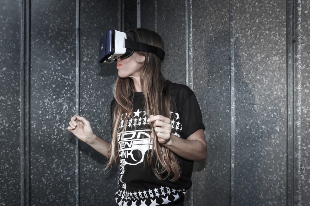 vr réalité virtuelle femme vr réalité virtuelle femme