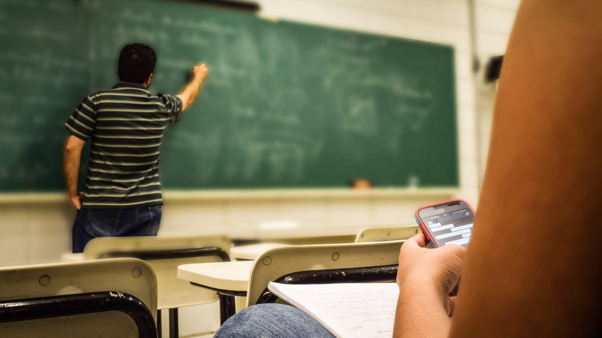 Smartphone en classe // Source : giovannacco Smartphone en classe // Source : giovannacco