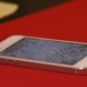 Un écran d'iPhone fissuré. // Source : yorkali Un écran d'iPhone fissuré. // Source : yorkali