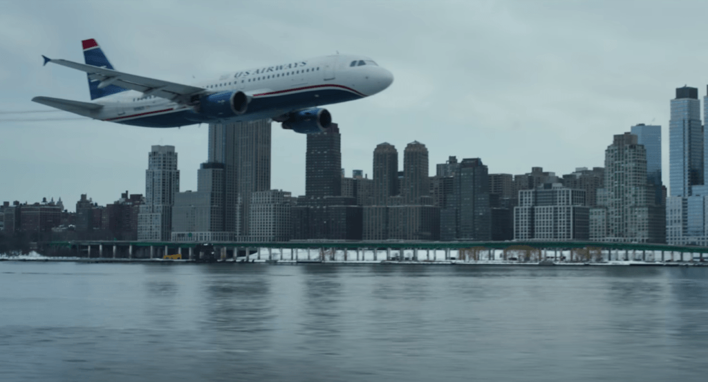 Capture d'écran du film Sully // Source : YouTube/Warner Bors