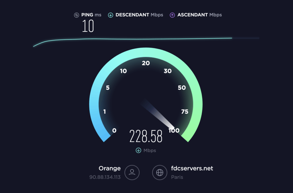 Test sur Speedtest.net pendant qu'un autre ordinateur en haute priorité regarde Netflix Test sur Speedtest.net pendant qu'un autre ordinateur en haute priorité regarde Netflix