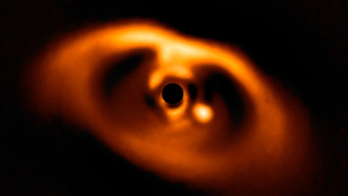 ESO/A. Müller et al. ESO/A. Müller et al.