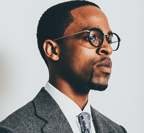 Julian Eison (Eison Triple Thread) // Source : Eison Triple Thread Julian Eison (Eison Triple Thread) // Source : Eison Triple Thread