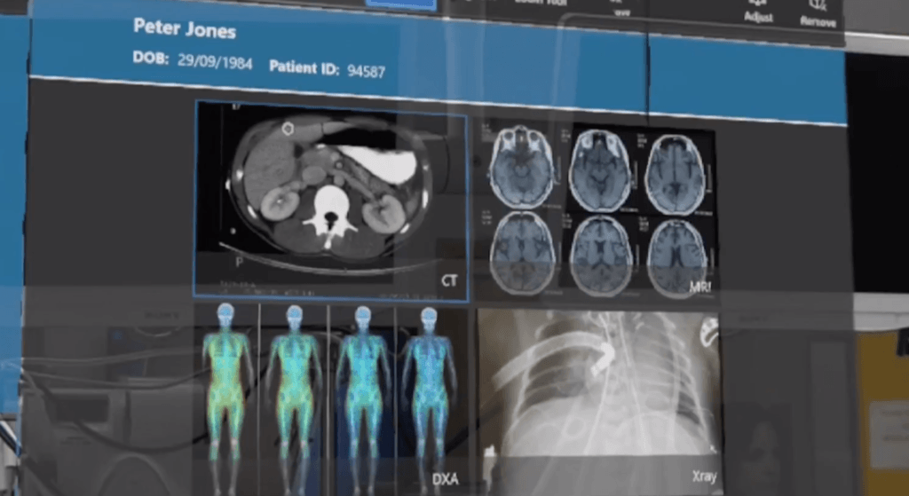 HoloLens // Source : Microsoft UK HoloLens // Source : Microsoft UK