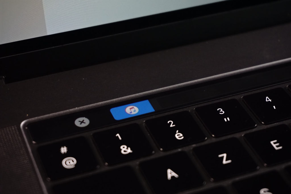 La TouchBar // Source : Gwénaëlle Hamon pour Numerama La TouchBar // Source : Gwénaëlle Hamon pour Numerama