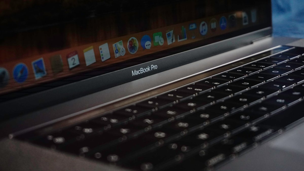 macbook-pro-2018-15-126 macbook-pro-2018-15-126
