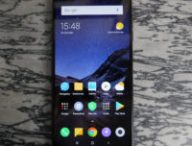 Pocophone F1 de face // Source : Louise Audry pour Numerama