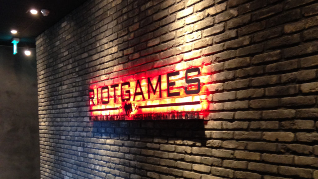 Le logo de Riot Games // Source : Flickr/CC/Chris Yunker Le logo de Riot Games // Source : Flickr/CC/Chris Yunker