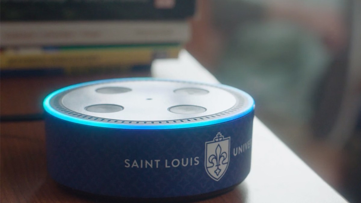 Amazon Echo Dot Université de Saint Louis // Source : Université de Saint Louis Amazon Echo Dot Université de Saint Louis // Source : Université de Saint Louis