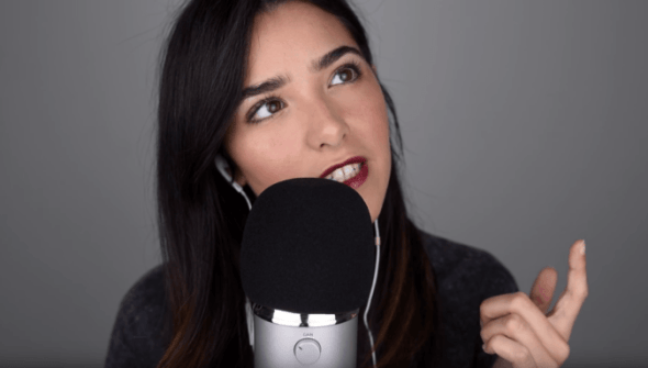 La youtubeuse ASMR Glow fait partie de celles dont le compte PayPal a été supprimé. // Source : ASMR Glow / YouTube
