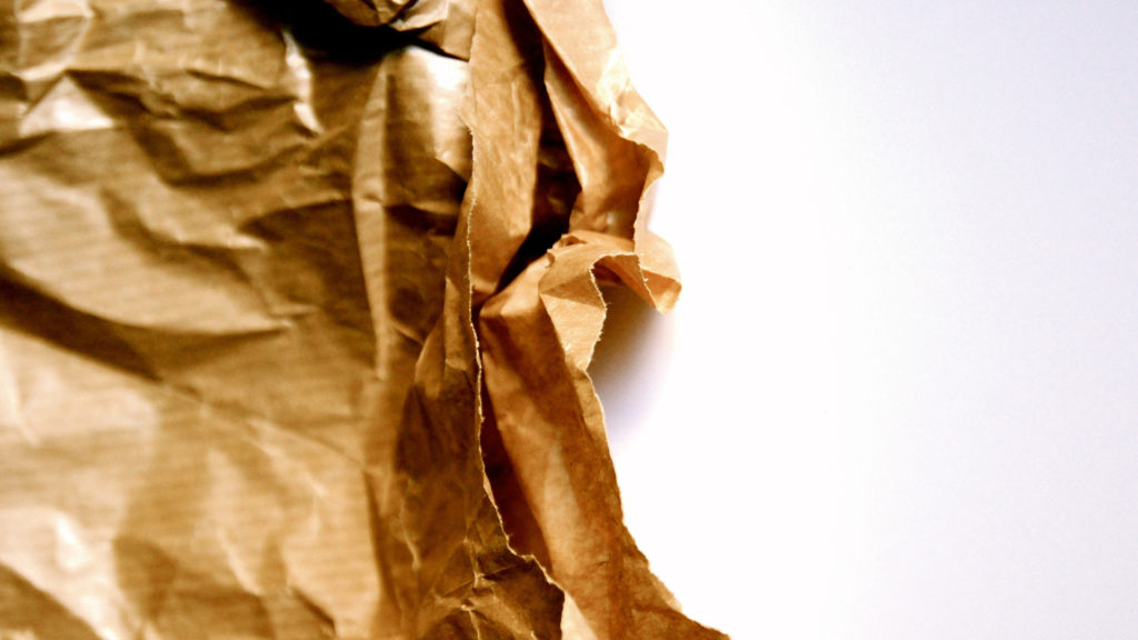 Les emballages en carton et papier vont dans la poubelle jaune. // Source : Pixabay/CC0 Domaine public (photo recadrée) Les emballages en carton et papier vont dans la poubelle jaune. // Source : Pixabay/CC0 Domaine public (photo recadrée)
