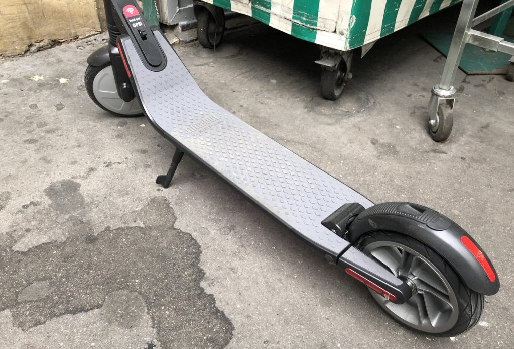Une trottinette Bolt de Txfy // Source : Marie Turcan pour Numerama