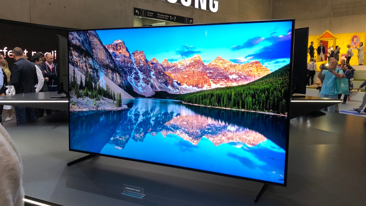 Téléviseur 8K Samsung // Source : Maxime Claudel pour Numerama