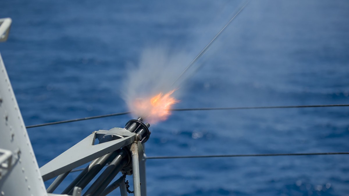 Un système Phalanx CIWS. // Source : Fidel C. Hart Un système Phalanx CIWS. // Source : Fidel C. Hart