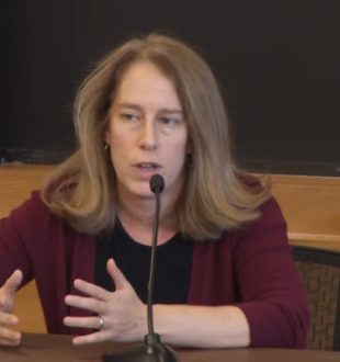 L'avocate Shannon Liss-Riordan essaye depuis des années de faire requalifier les employés d'Uber en salariés. Capture d'écran Youtube // Source : Youtube