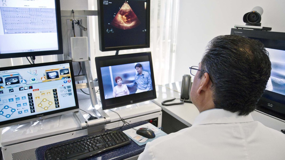 Une consultation en télémédecine. // Source : Intel Free Press Une consultation en télémédecine. // Source : Intel Free Press