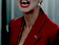Image découpée de la série True Blood avec des vampires qui font peur // Source : HBO