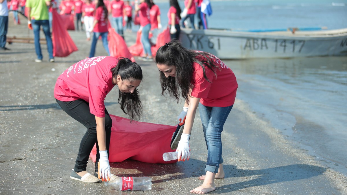 World Cleanup Day (photo recadrée) World Cleanup Day (photo recadrée)
