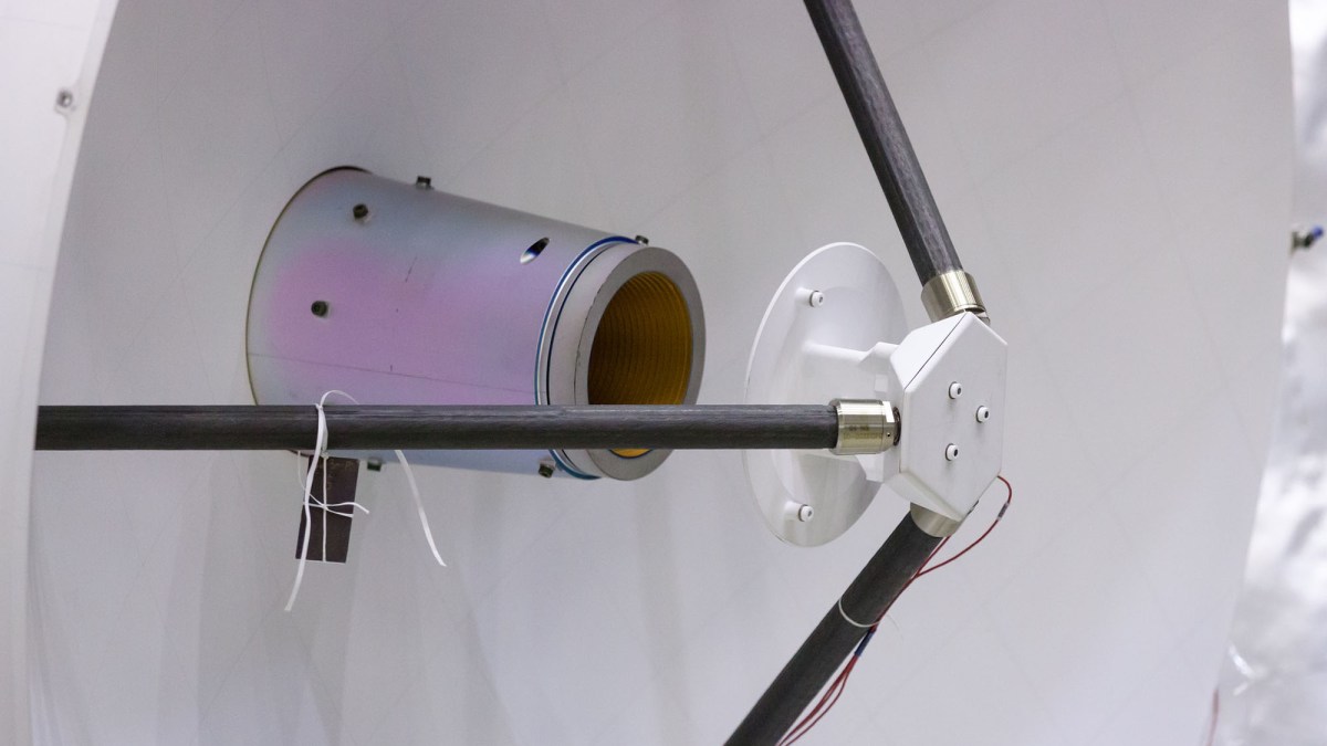 Détaile d'une antenne sur BepiColombo. // Source : Alexander Stirn Détaile d'une antenne sur BepiColombo. // Source : Alexander Stirn
