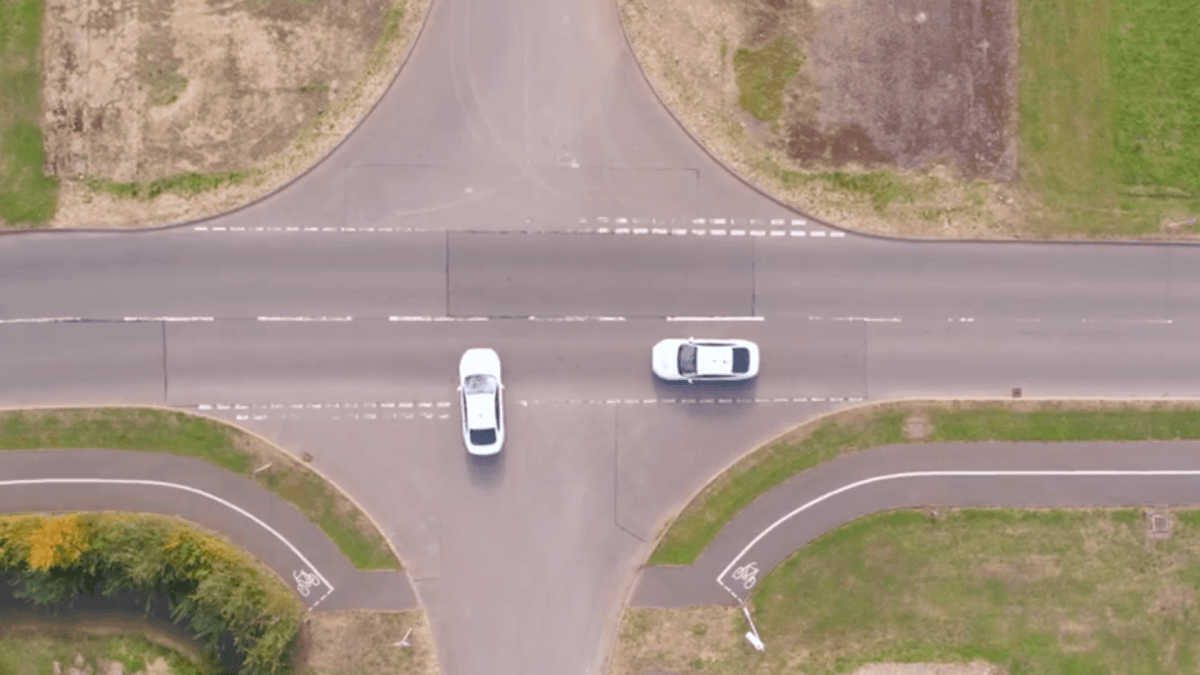 Ford a présenté l'IPM a système embarqué de gestion des intersections, pour véhicules autonomes. // Source : Youtube - Ford Ford a présenté l'IPM a système embarqué de gestion des intersections, pour véhicules autonomes. // Source : Youtube - Ford