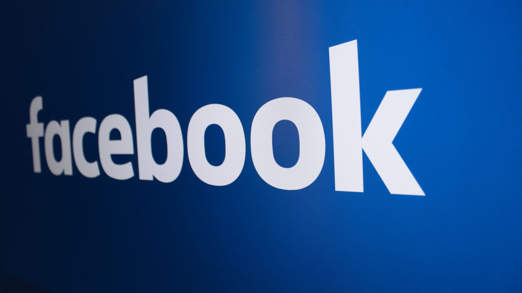 Le logo de Facebook. // Source : www.shopcatalog.com Le logo de Facebook. // Source : www.shopcatalog.com