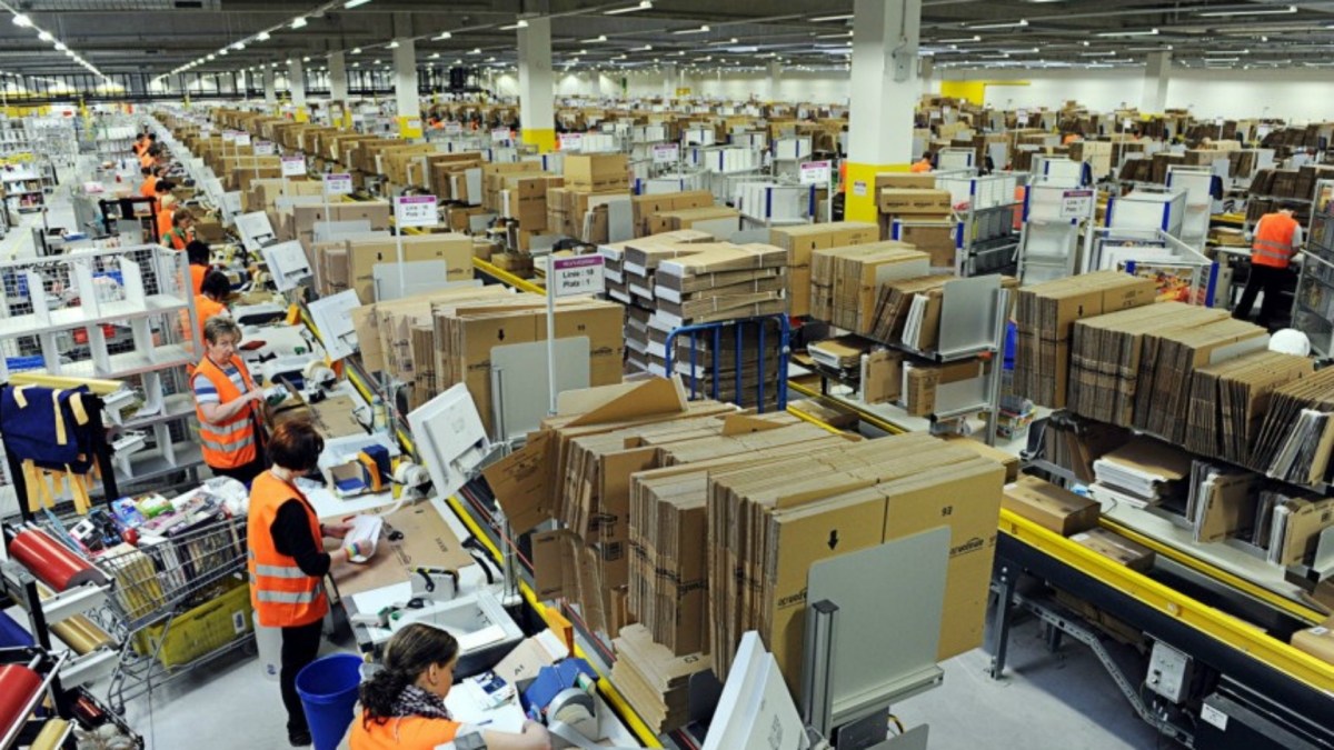 Un entrepôt Amazon. // Source : Flickr/CC/Scott Lewis Un entrepôt Amazon. // Source : Flickr/CC/Scott Lewis