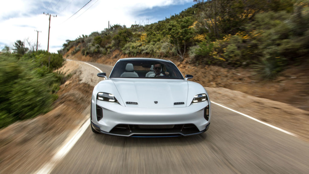 Porsche Mission E Cross Turismo // Source : Porsche Porsche Mission E Cross Turismo // Source : Porsche