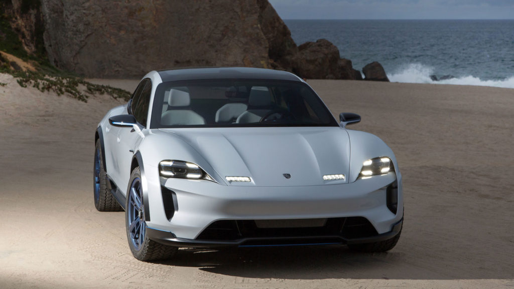 Porsche Mission E Cross Turismo // Source : Porsche Porsche Mission E Cross Turismo // Source : Porsche