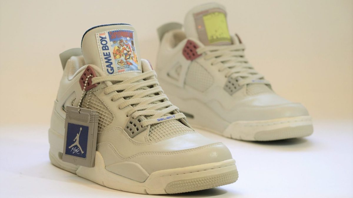 Les Jordan IV X Gameboy, disponibles en 4 exemplaires // Source : Freaker Sneaks Les Jordan IV X Gameboy, disponibles en 4 exemplaires // Source : Freaker Sneaks
