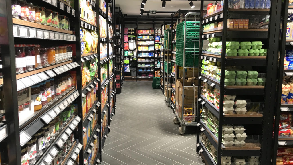 Le rez-de-chaussée ressemble davantage à un supermarché. // Source : Nelly Lesage pour Numerama Le rez-de-chaussée ressemble davantage à un supermarché. // Source : Nelly Lesage pour Numerama