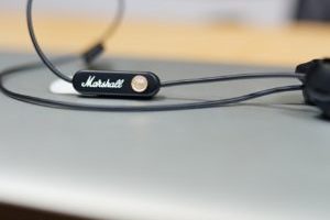 Les Marshall Minor II BlueTooth // Source : Ulrich Rozier pour Numerama