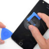 Motorola fournit des kits officiels de réparation. // Source : iFixit