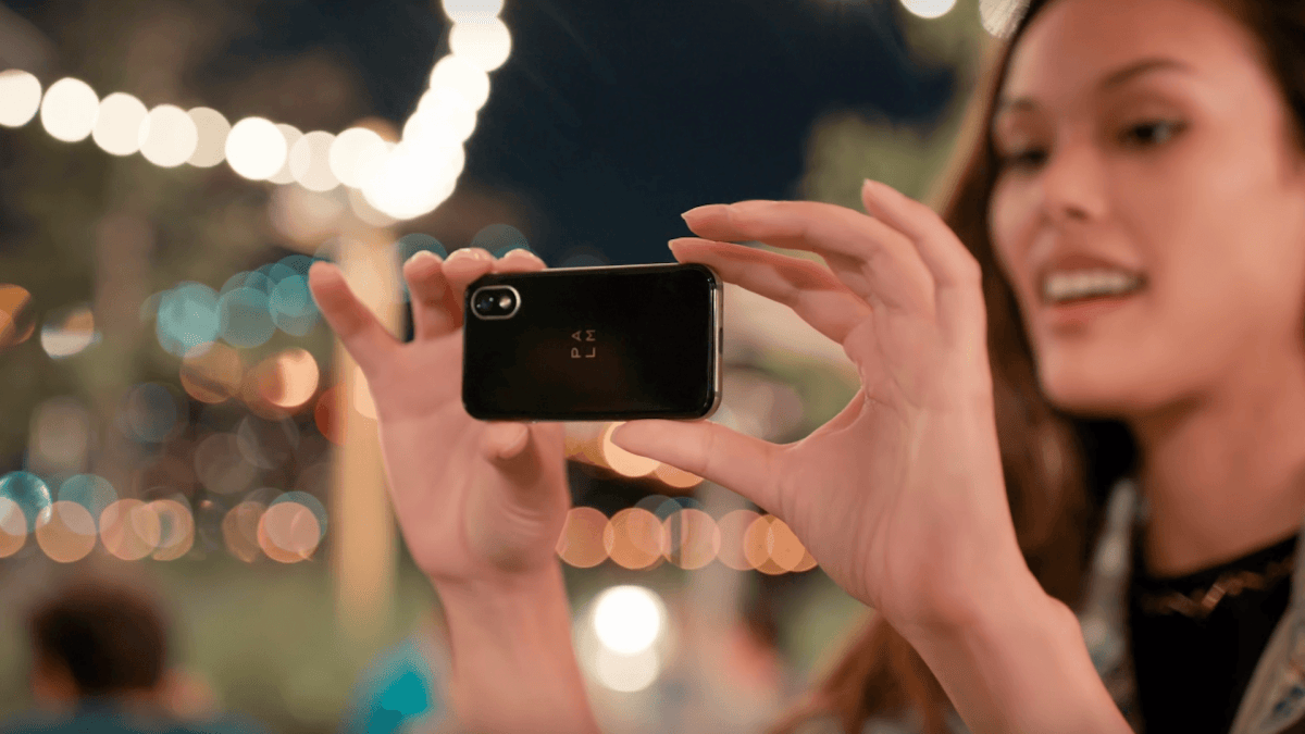Le nouveau smartphone accessoire Palm // Source : Youtube - Palm Le nouveau smartphone accessoire Palm // Source : Youtube - Palm