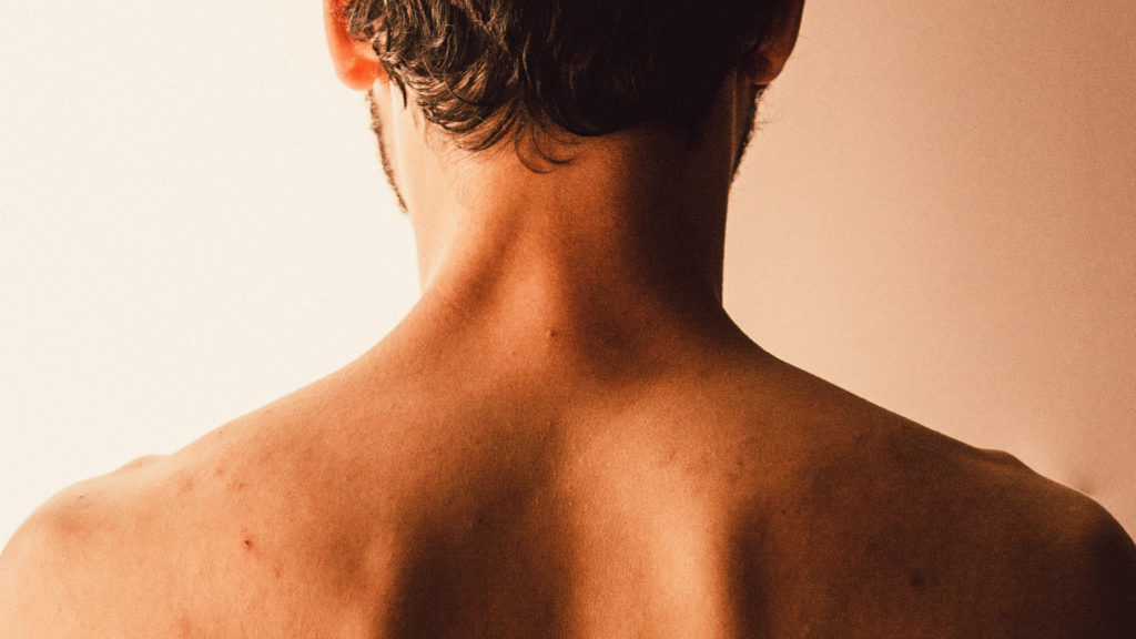 Les phonèmes permettraient de communiquer par l'intermédiaire d'un dispositif tactile sur la peau. // Source : Pexels/CC/Juan Pablo Arenas Les phonèmes permettraient de communiquer par l'intermédiaire d'un dispositif tactile sur la peau. // Source : Pexels/CC/Juan Pablo Arenas