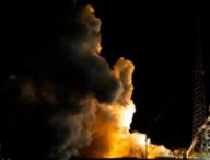 Test de mise à feu statique d'un booster. // Source : SpaceX