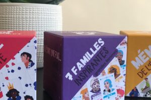 Les jeux sont présentés dans des boîtes cubiques colorés. // Source : Nelly Lesage pour Numerama Les jeux sont présentés dans des boîtes cubiques colorés. // Source : Nelly Lesage pour Numerama