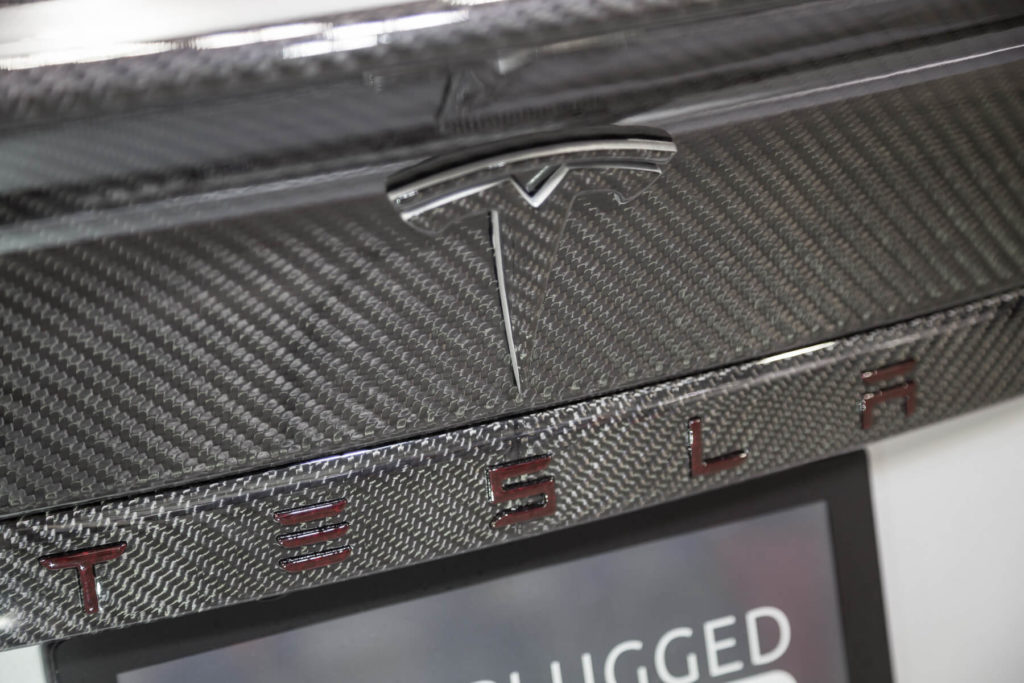 Tesla Model S S-APEX // Source : Unplugged Performance Tesla Model S S-APEX // Source : Unplugged Performance