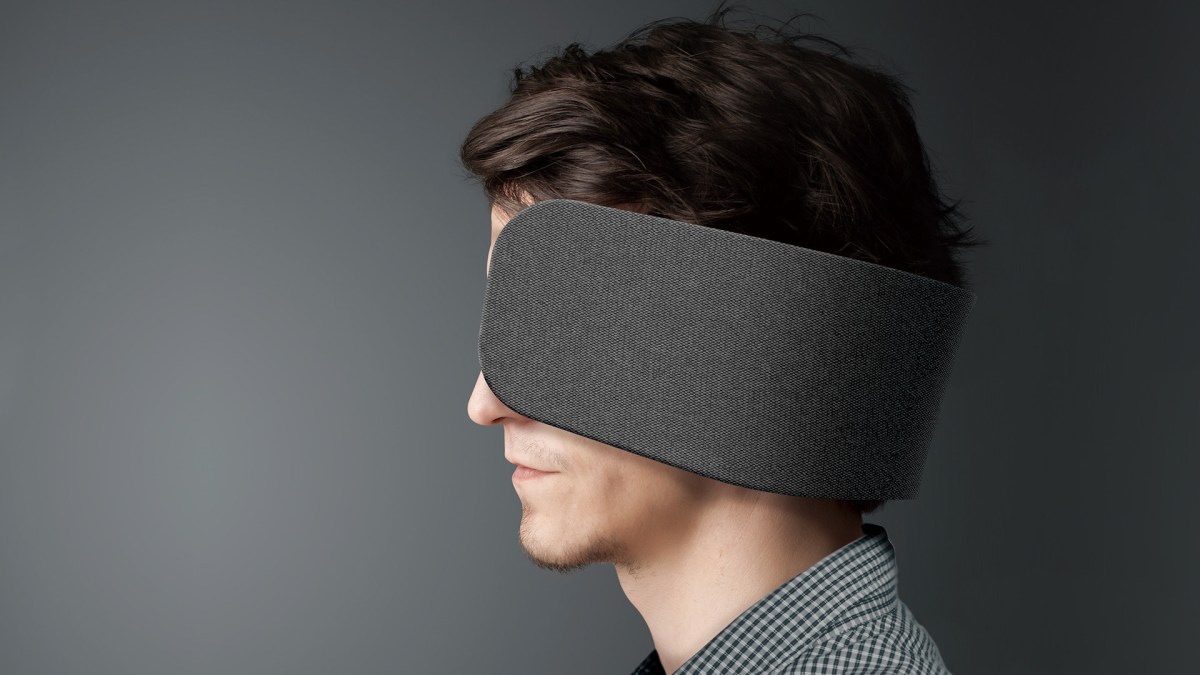 Option numéro 2 : si vous mettez le wear sound à l'envers, vous ne verrez plus rien du tout. // Source : Panasonic Option numéro 2 : si vous mettez le wear sound à l'envers, vous ne verrez plus rien du tout. // Source : Panasonic