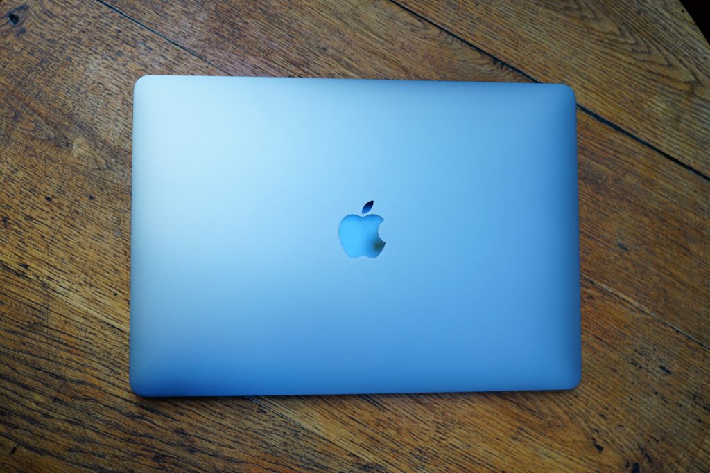 Le MacBook Air Retina // Source : Ulrich Rozier pour Numerama Le MacBook Air Retina // Source : Ulrich Rozier pour Numerama
