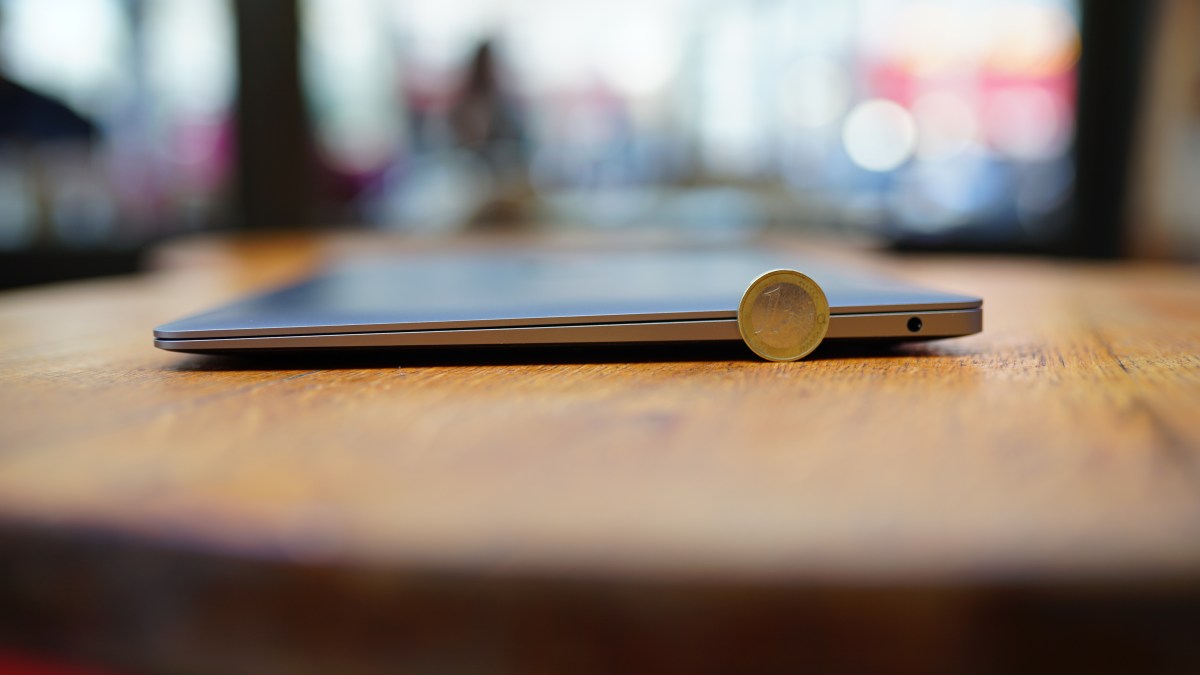 Le MacBook Air Retina // Source : Ulrich Rozier pour Numerama Le MacBook Air Retina // Source : Ulrich Rozier pour Numerama
