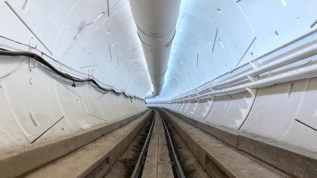 Le premier tunnel de la Boring Company est creusé. // Source : The Boring Company (photo recadrée) Le premier tunnel de la Boring Company est creusé. // Source : The Boring Company (photo recadrée)