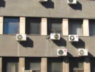 Des climatiseurs // Source : Wikimedia Commons/Tiia Monto