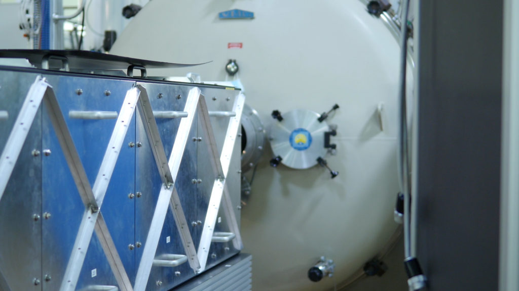 Après ces tests, l'instrument est prêt pour l'espace. // Source : Louise Audry pour Numerama
