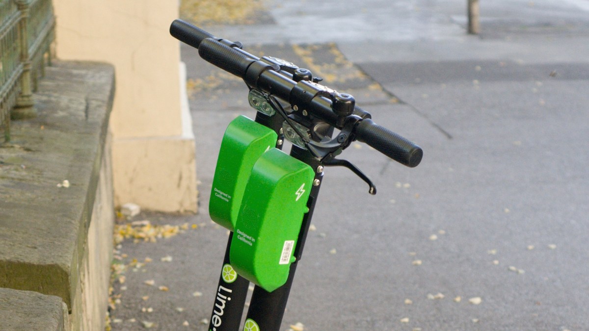 Des trottinettes Lime. // Source : Pixabay/CC0 photo recadrée Des trottinettes Lime. // Source : Pixabay/CC0 photo recadrée