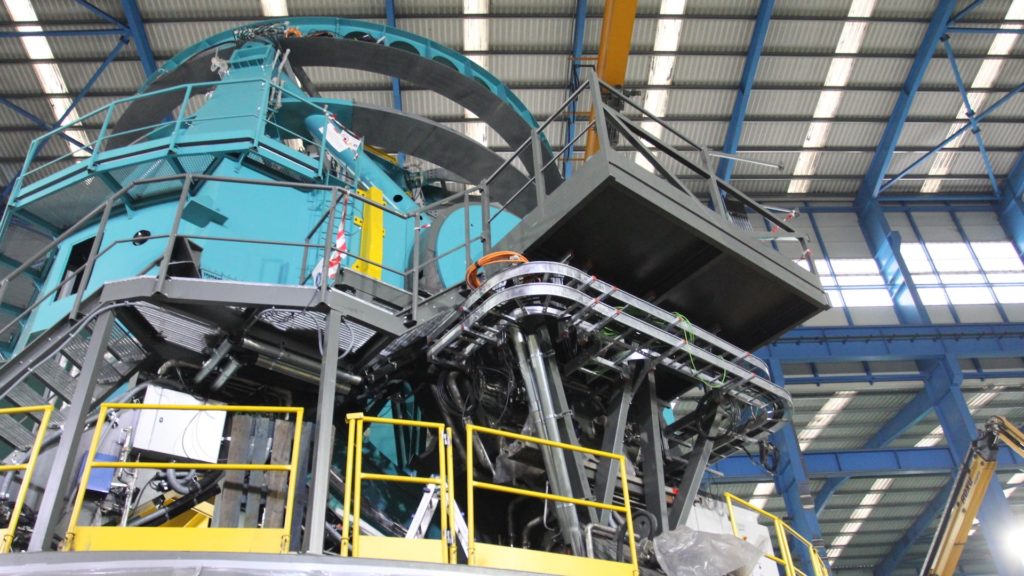 Le support de montage du télescope. // Source : LSST Project/NSF/AURA (photo recadrée) Le support de montage du télescope. // Source : LSST Project/NSF/AURA (photo recadrée)