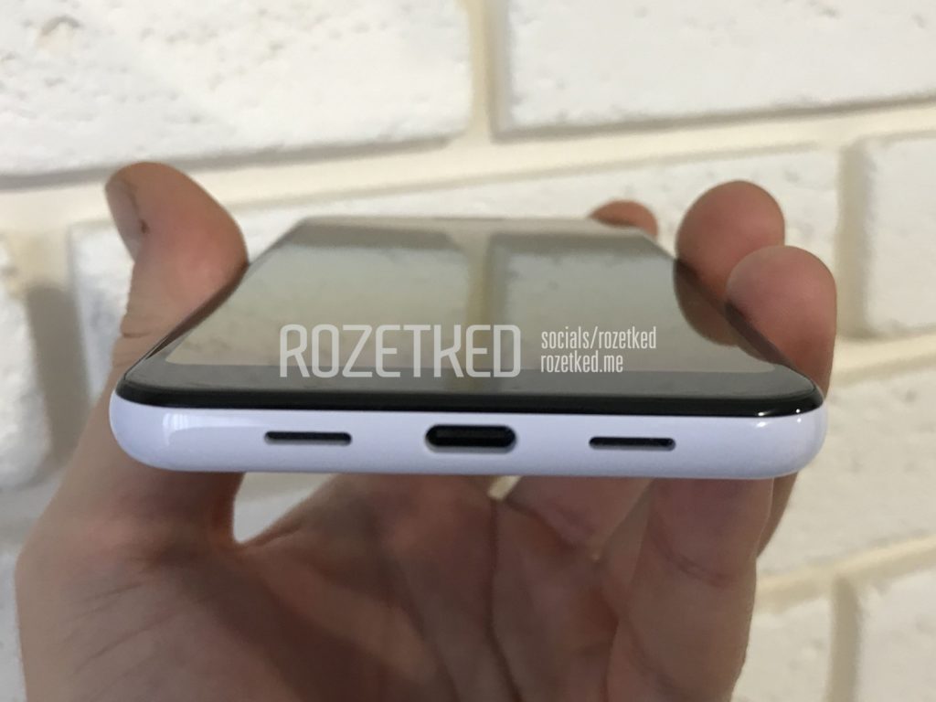 Google Pixel 3 Lite // Source : Rozetked